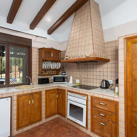 Loli Imaroga One Villa *