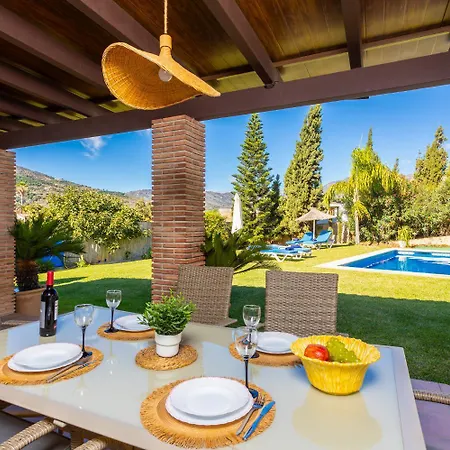 Loli Imaroga One Villa Nerja